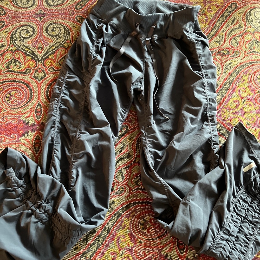 Zella Gray Ruched Athletic Pants - Picture 2 of 7